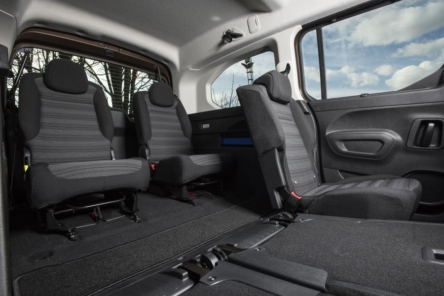 Интерьер Vauxhall Combo Life XL 2018 года  (фото 25 из 27)